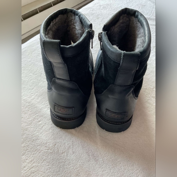 UGG Australia 1008140 HENDREN cuir noir et daim bottes imperméables grandeur 9 - Picture 3 of 7
